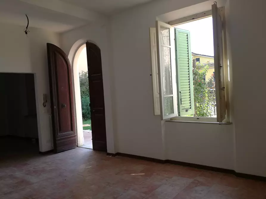 Immagine 1 di Casa indipendente in affitto  in via di Vittorio a Altopascio