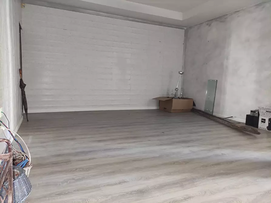 Immagine 4 di Attività commerciale in affitto  in via liguria a Porcari