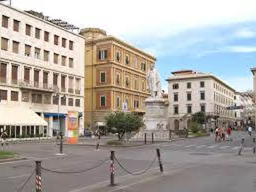 Immagine 1 di Appartamento in vendita  in Piazza Cavour a Livorno