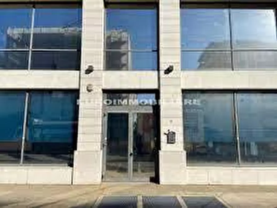 Immagine 1 di Attività commerciale in vendita  in via tosco romagnola a Cascina