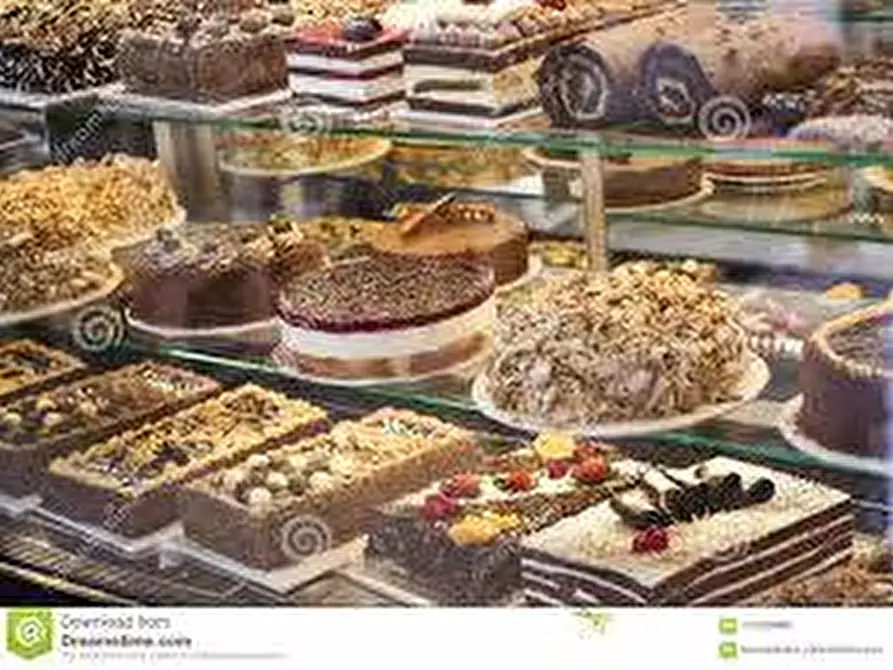 Immagine 12 di Attività commerciale in vendita  in via Papini 45 a Camaiore