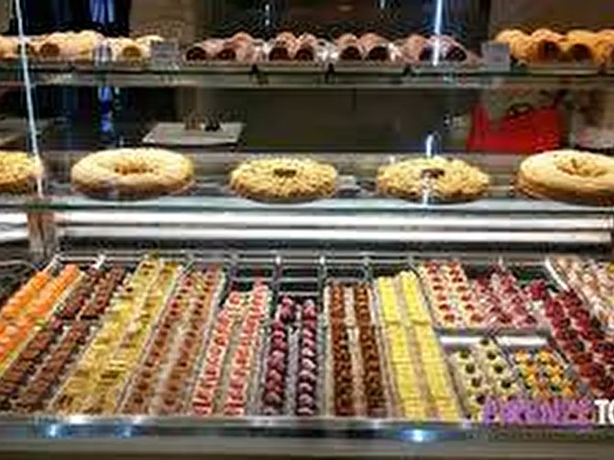 Immagine 13 di Attività commerciale in vendita  in via Papini 45 a Camaiore