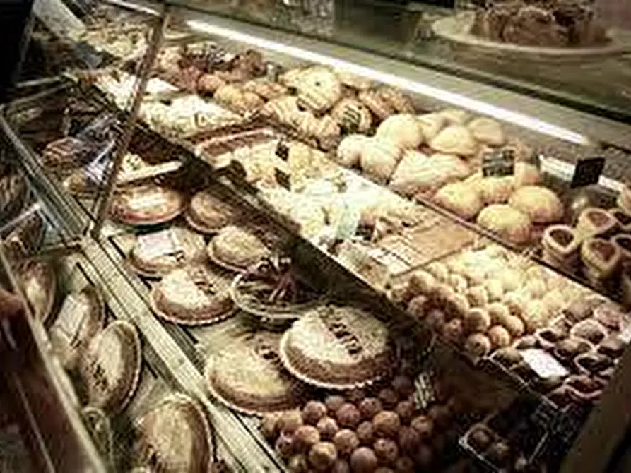 Immagine 7 di Attività commerciale in vendita  in via Papini 45 a Camaiore