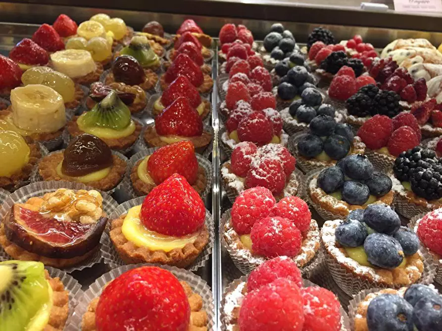 Immagine 9 di Attività commerciale in vendita  in via Papini 45 a Camaiore