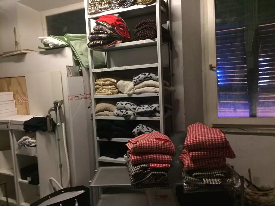 Immagine 3 di Attività commerciale in affitto  in Corso Italia a Pisa