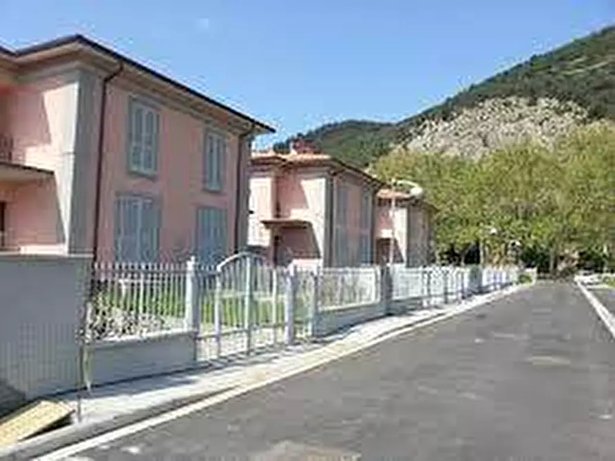 Immagine 2 di Appartamento in vendita  in via statale abetone - a San Giuliano Terme