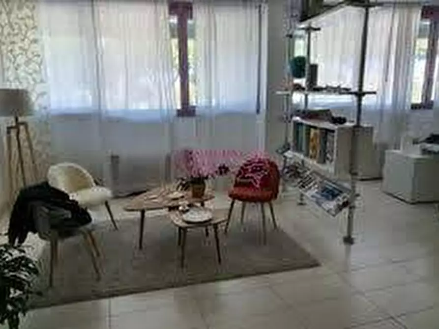 Immagine 4 di Ufficio in affitto  in via Aurelia SS 1 a Camaiore