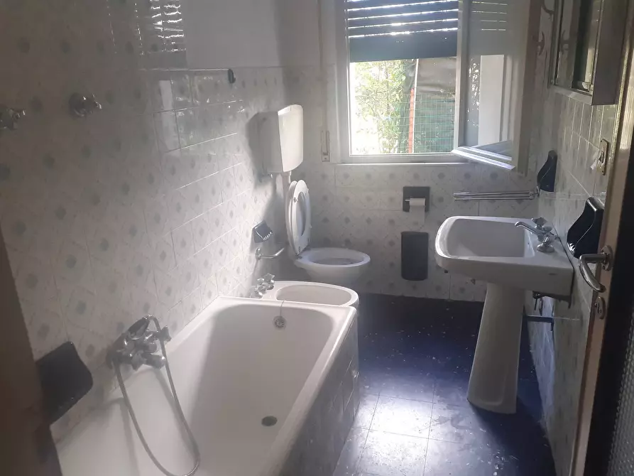 Immagine 11 di Casa indipendente in affitto  in via don giuseppe michelucci a Viareggio