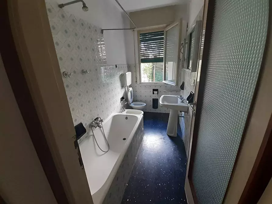 Immagine 12 di Casa indipendente in affitto  in via don giuseppe michelucci a Viareggio