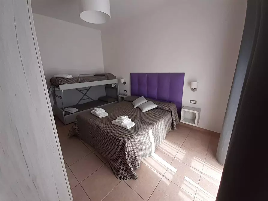 Immagine 8 di Attività commerciale in vendita  in via Mazzini 144 a Camaiore