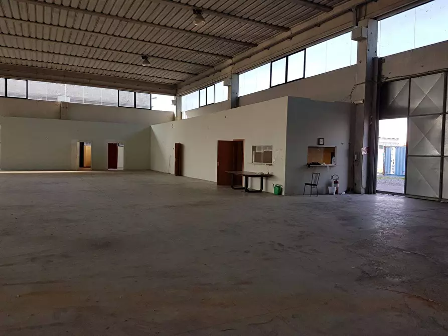 Immagine 5 di Attività commerciale in affitto  in piazza guerrazzi a Pisa