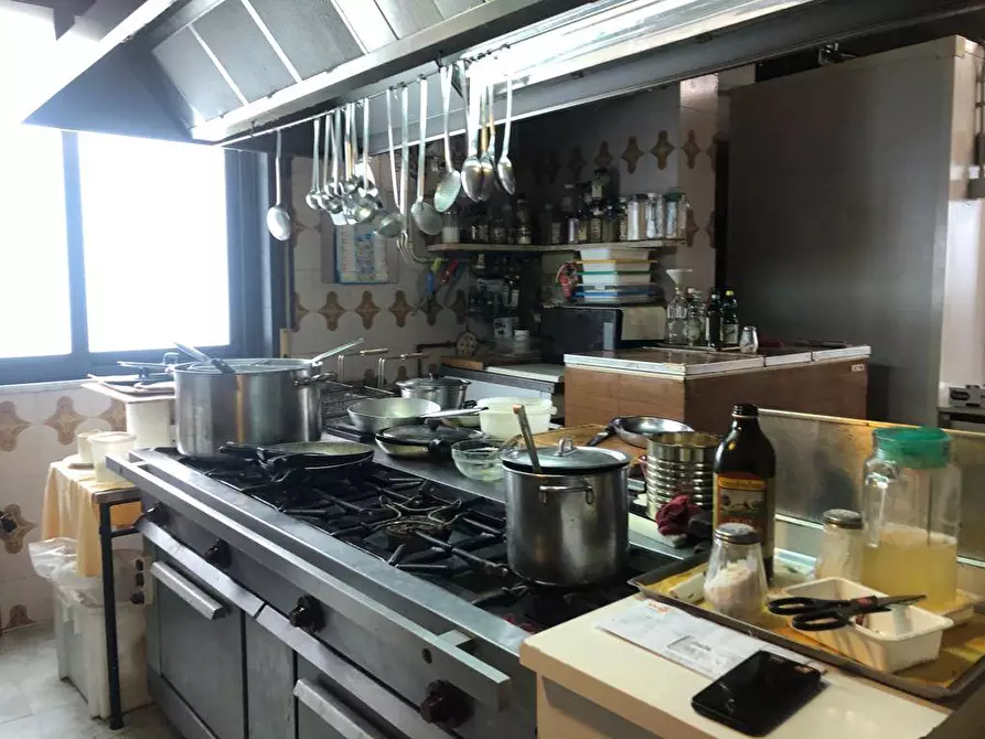 Immagine 5 di Attività commerciale in vendita  in via edmondo de amicis a San Giuliano Terme