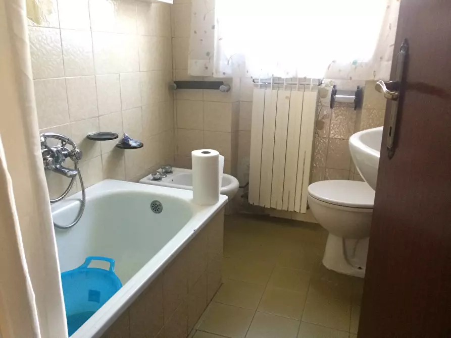 Immagine 10 di Appartamento in vendita  in via guido rossa a Barga