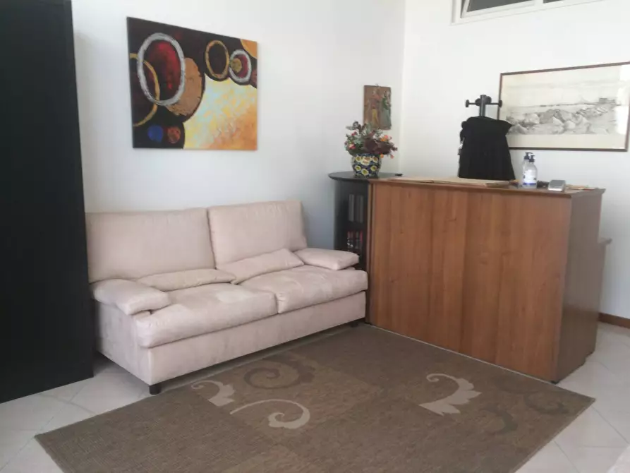 Immagine 1 di Ufficio in affitto  in via tosco romagnola 200 a Cascina
