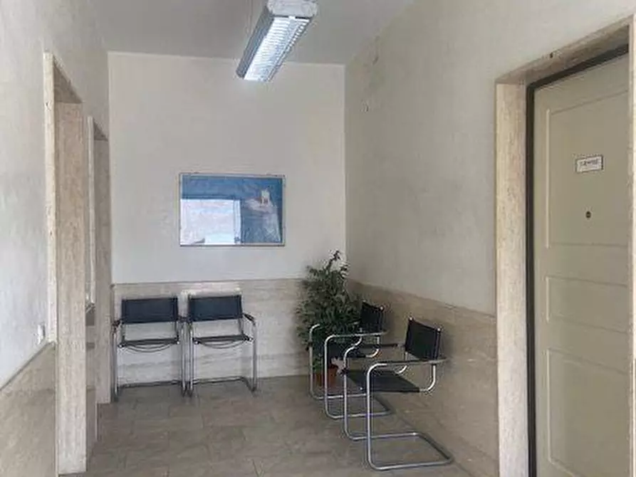 Immagine 6 di Ufficio in affitto  in Via Fabio Filzi 25 a Livorno