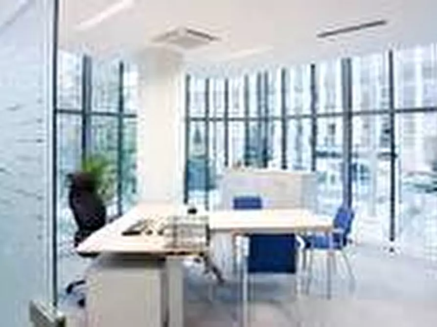 Immagine 2 di Ufficio in vendita  in via Aurelia a Pietrasanta