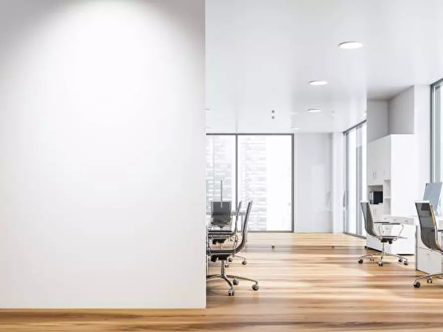 Immagine 4 di Ufficio in vendita  in via Aurelia a Pietrasanta