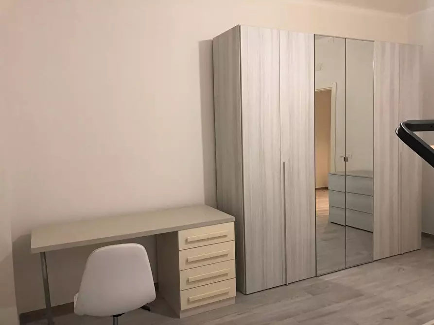 Immagine 9 di Camera in affitto  in via catalani a Pisa