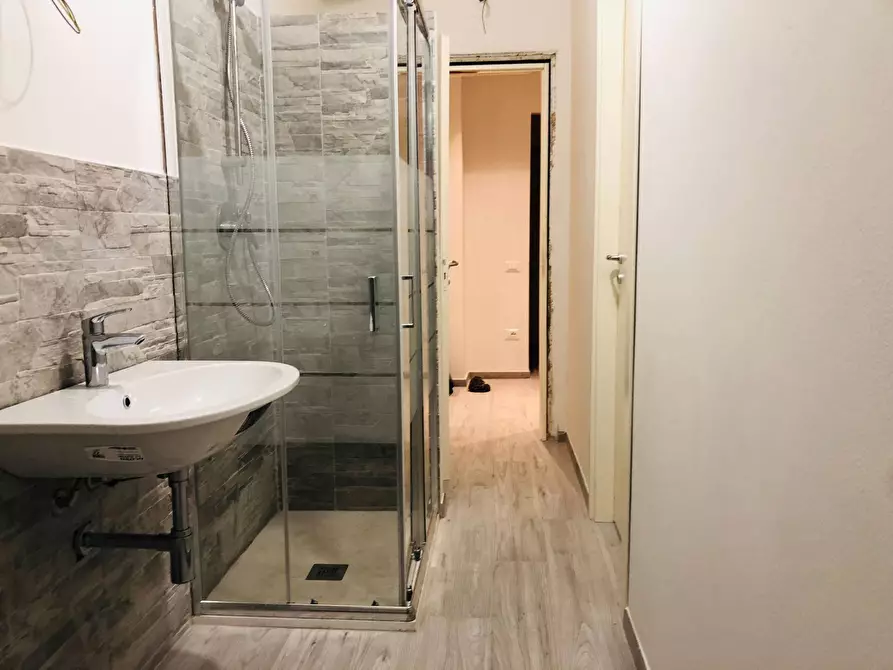 Immagine 14 di Camera in affitto  in via catalani a Pisa