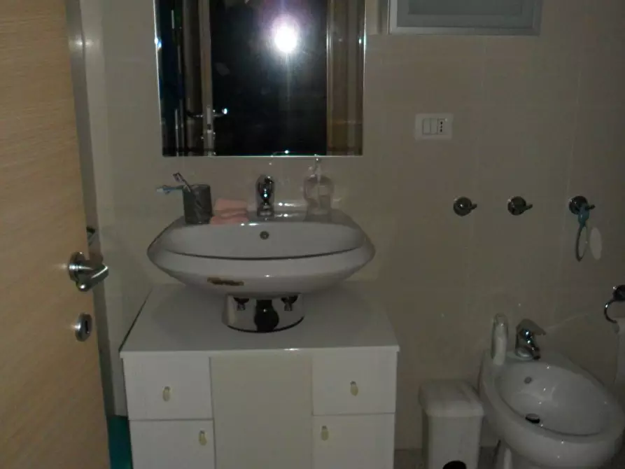 Immagine 8 di Appartamento in vendita  in Via Cesare Studiati 1 a Pisa