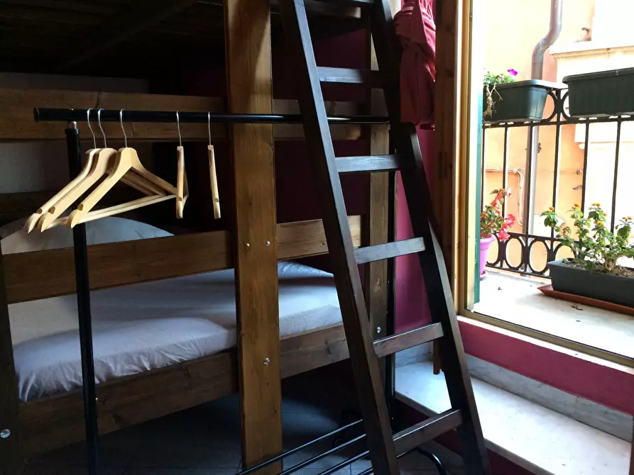 Immagine 5 di Appartamento in vendita  in Via Borgo Stretto a Pisa