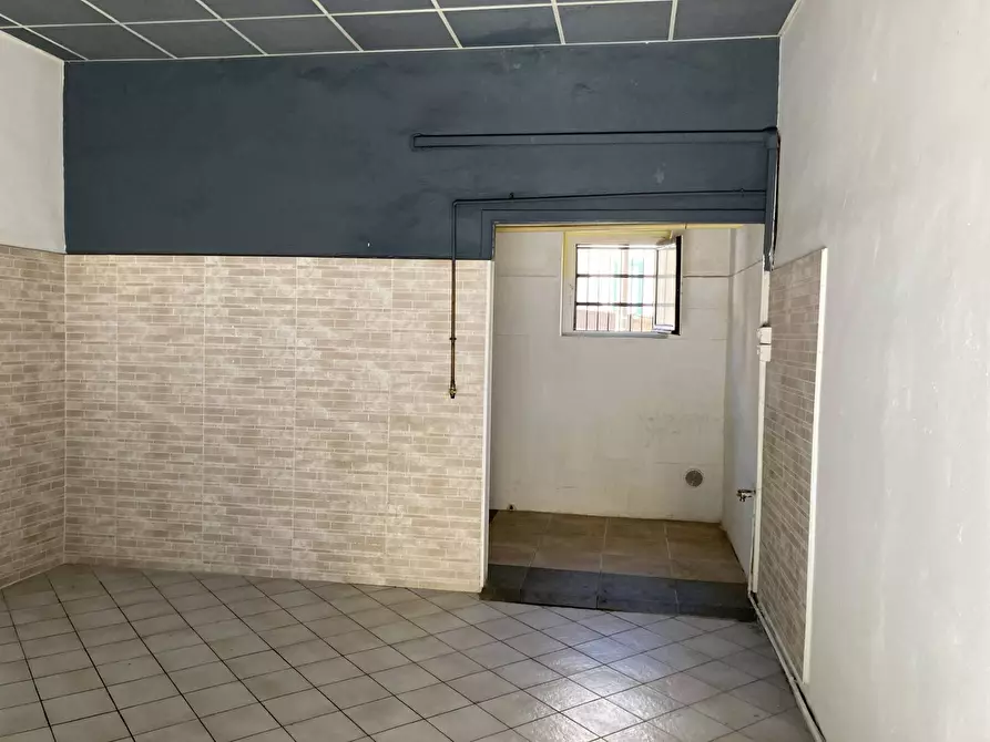 Immagine 2 di Attività commerciale in affitto  in Via Di Pratale a Pisa