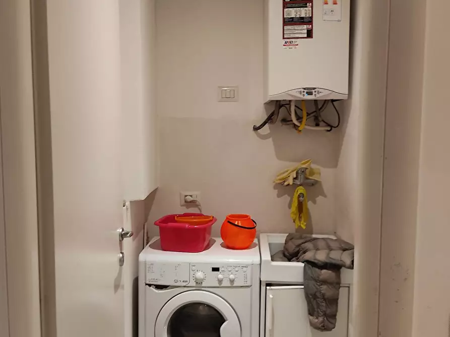 Immagine 7 di Appartamento in vendita  in Piazza Matteotti 5 a Livorno