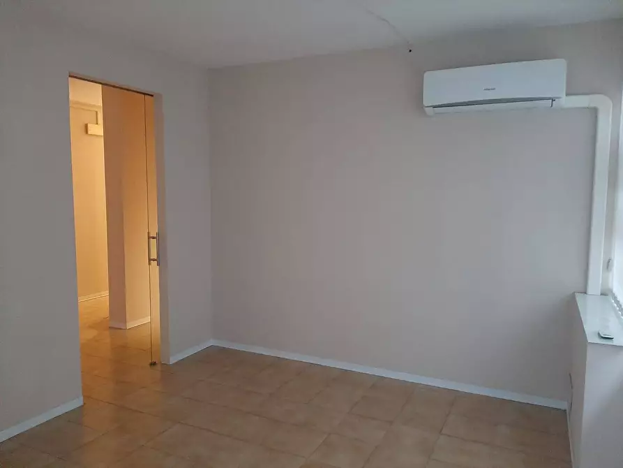 Immagine 3 di Ufficio in affitto  in via tosco romagnola a Cascina