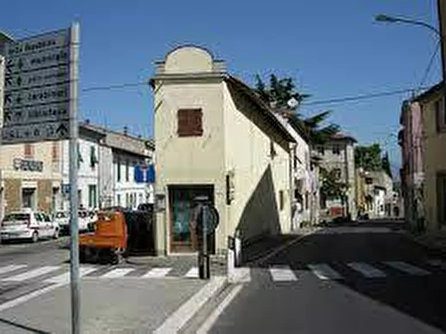 Immagine 4 di Attività commerciale in vendita  in Via Napoli 15 a Collesalvetti