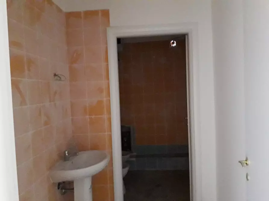 Immagine 7 di Ufficio in vendita  in toscoromagnola 184 a Cascina