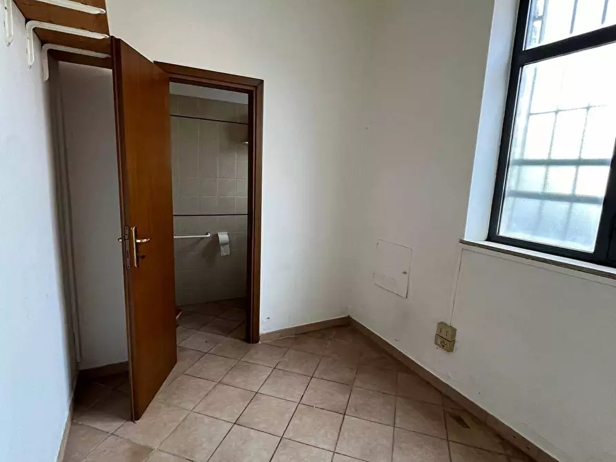 Immagine 2 di Attività commerciale in affitto  in via 24 maggio a Pisa