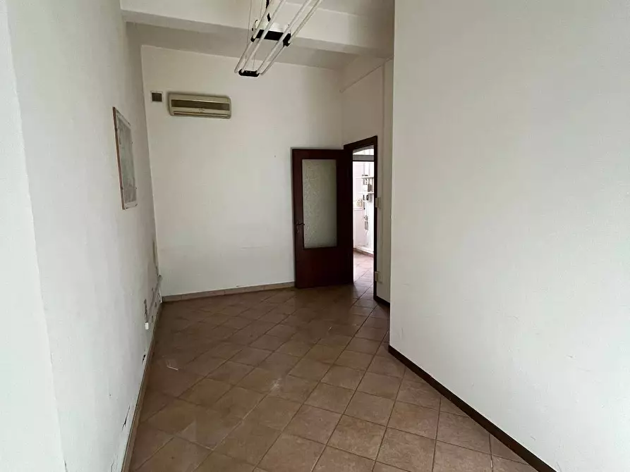 Immagine 4 di Attività commerciale in affitto  in via 24 maggio a Pisa