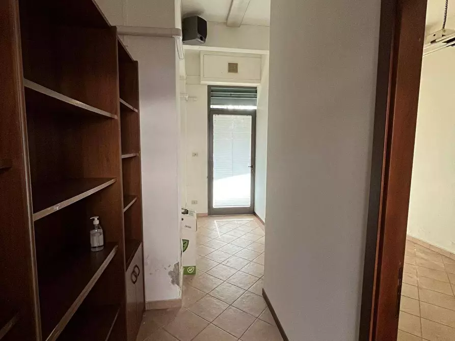 Immagine 6 di Attività commerciale in affitto  in via 24 maggio a Pisa