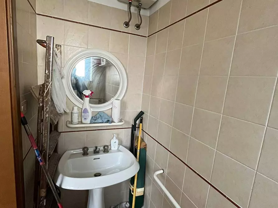 Immagine 8 di Attività commerciale in affitto  in via 24 maggio a Pisa