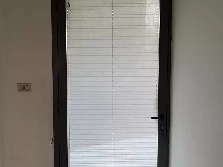 Immagine 15 di Attività commerciale in affitto  in via 24 maggio a Pisa