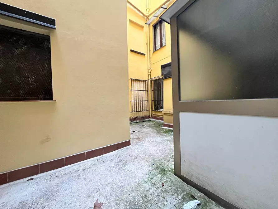 Immagine 11 di Magazzino in affitto  in Via Santa Marta a Pisa