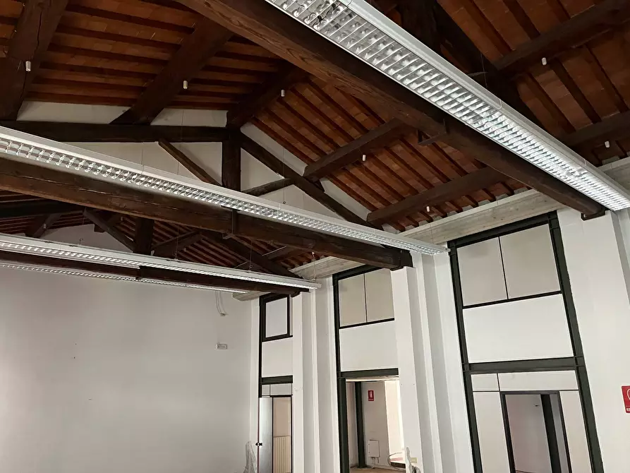 Immagine 8 di Attività commerciale in affitto  in via la nunziatina 1 a Pisa