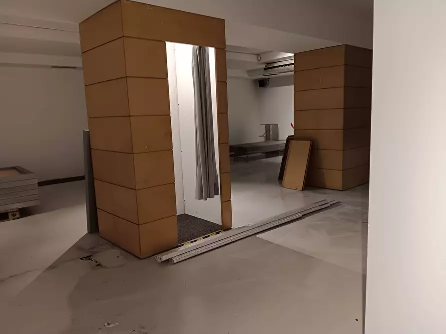 Immagine 20 di Attività commerciale in affitto  in Via Marradi 30 a Livorno