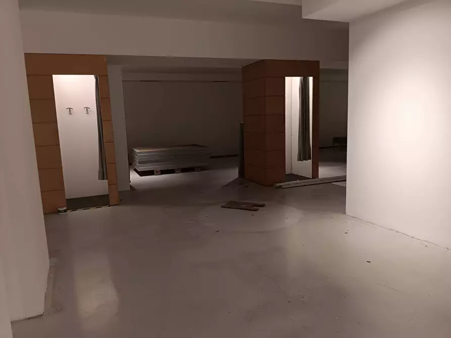 Immagine 22 di Attività commerciale in affitto  in Via Marradi 30 a Livorno