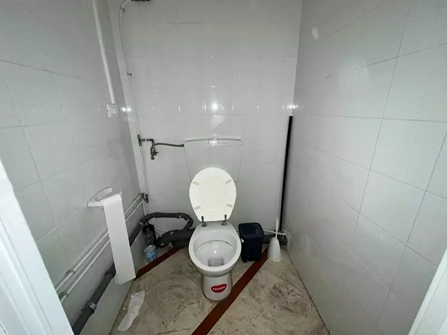 Immagine 4 di Attività commerciale in affitto  in Via Borgo Stretto a Pisa