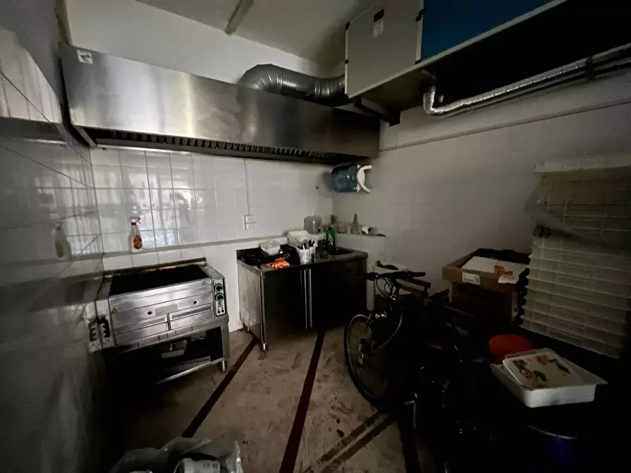 Immagine 7 di Attività commerciale in affitto  in Via Borgo Stretto a Pisa