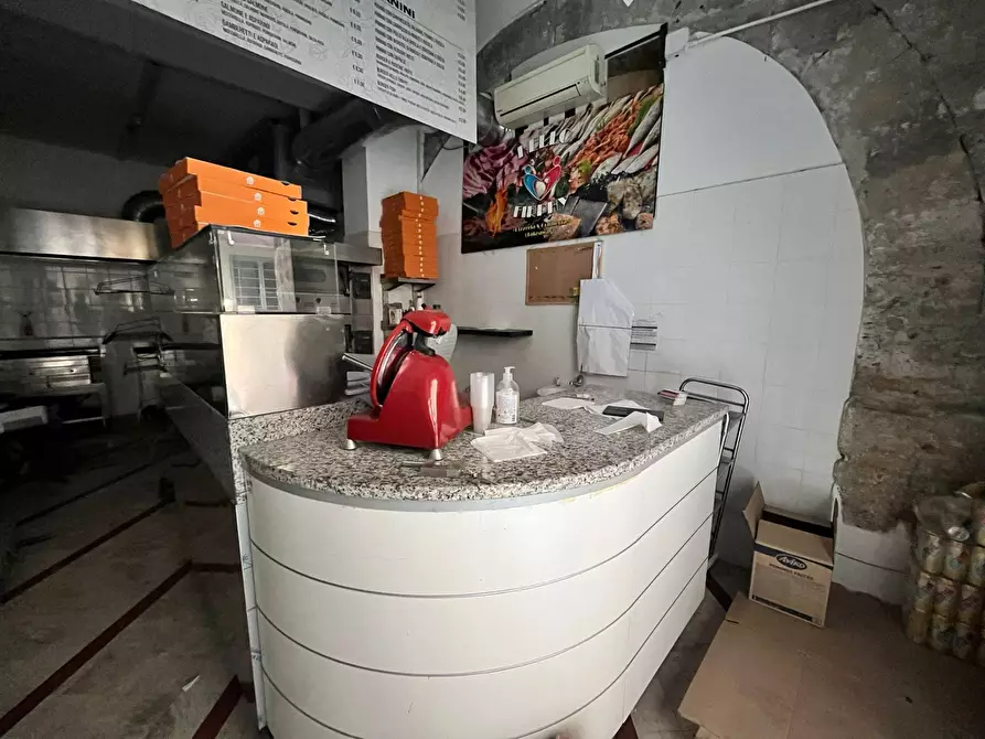 Immagine 2 di Attività commerciale in affitto  in Via Borgo Stretto a Pisa