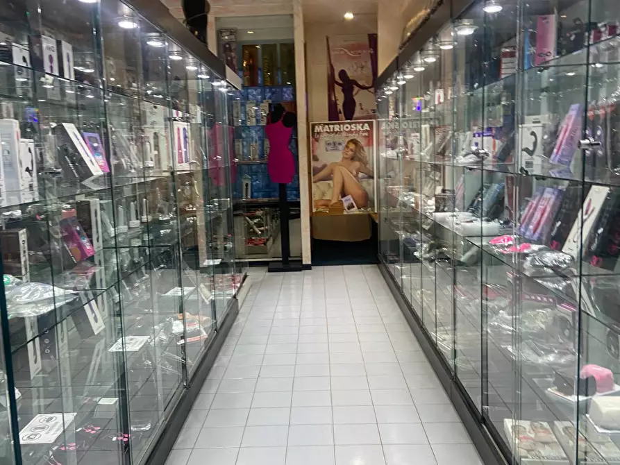 Immagine 7 di Attività commerciale in vendita  in via ferrucci 155 a Cecina