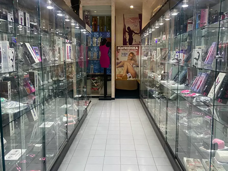 Immagine 8 di Attività commerciale in vendita  in via ferrucci 155 a Cecina