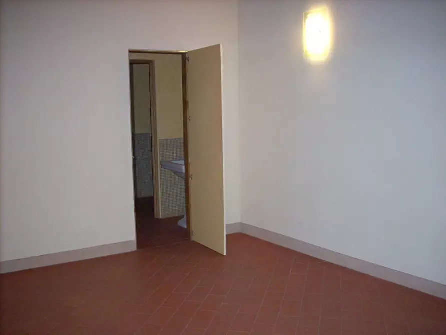 Immagine 6 di Appartamento in vendita  in via don minzoni a Calci