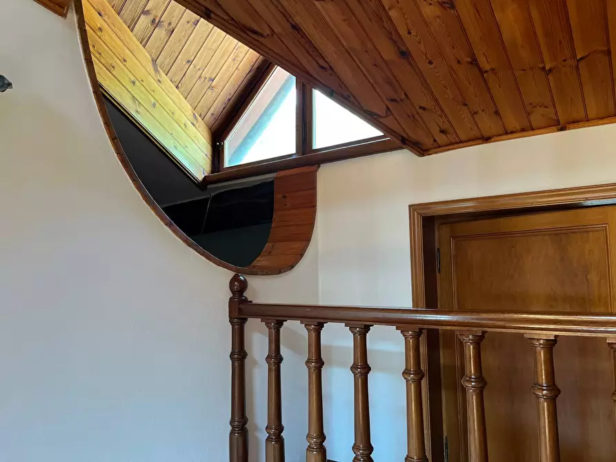 Immagine 40 di Villetta a schiera in vendita  in via di lima 1 a Bagni Di Lucca