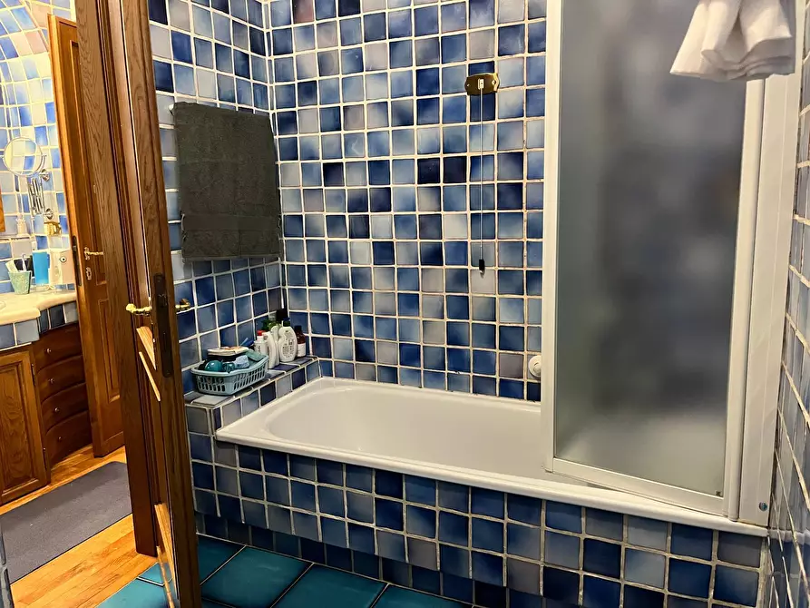 Immagine 65 di Villetta a schiera in vendita  in via di lima 1 a Bagni Di Lucca