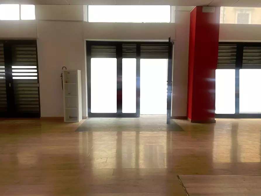 Immagine 9 di Attività commerciale in affitto  in Via Dell' Indipendenza 10 a Livorno