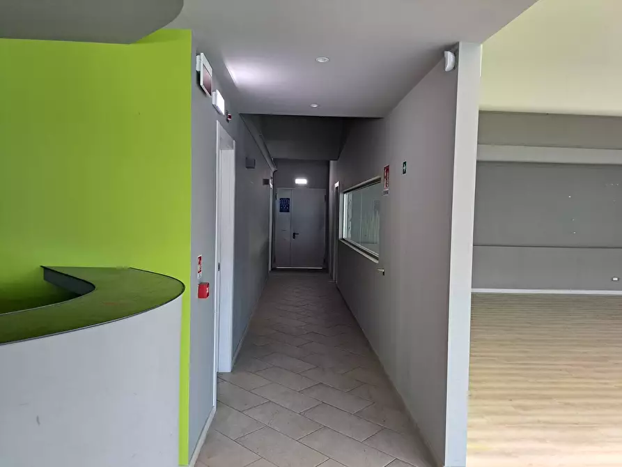 Immagine 8 di Attività commerciale in affitto  in via gronchi a Pisa