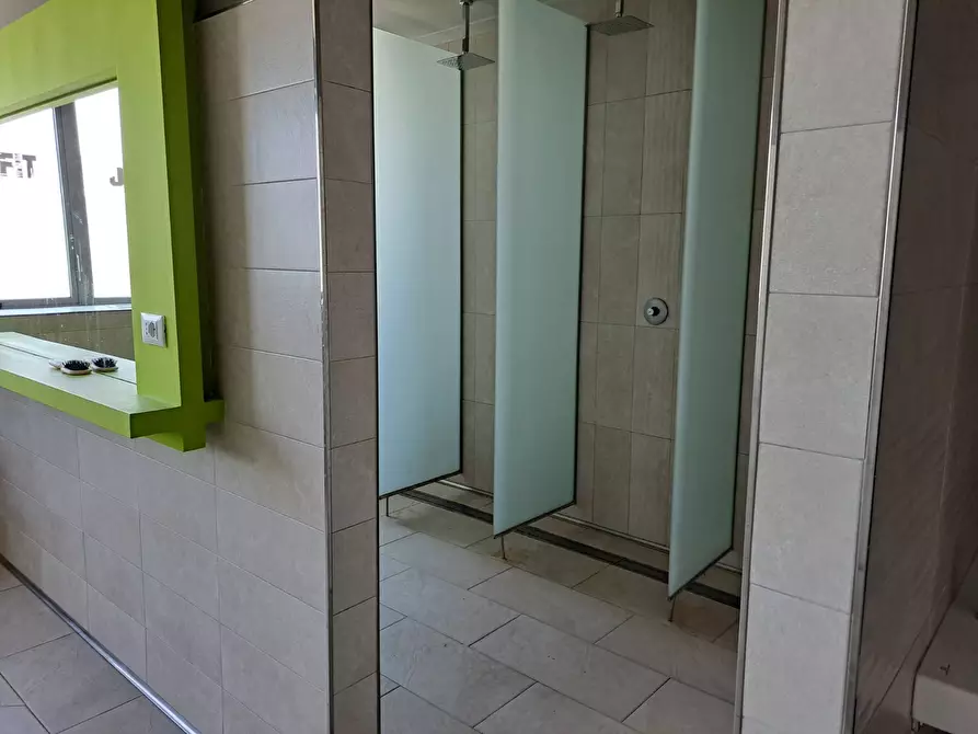 Immagine 13 di Attività commerciale in affitto  in via gronchi a Pisa